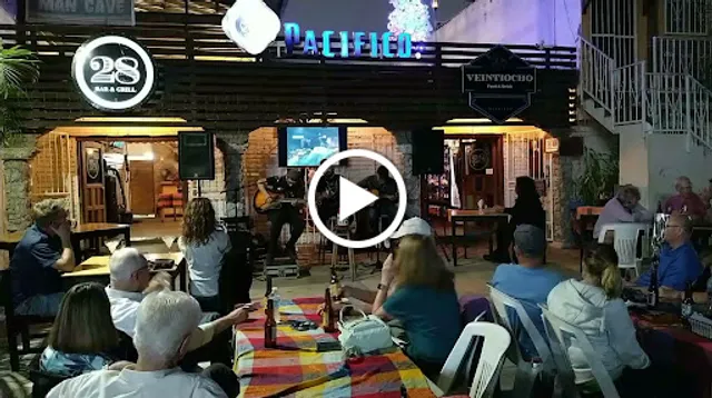 Veintiocho Food & Drink