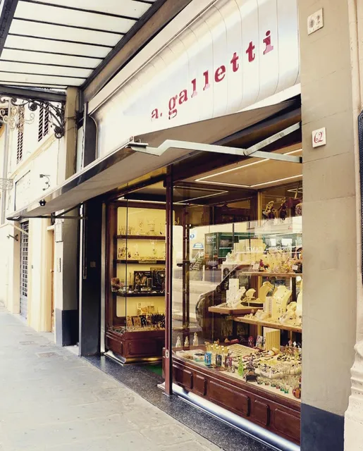 Aldemaro Galletti - GallettiShop by le Galletti: femmile plurale!