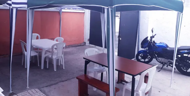 Lechona y tamales leo