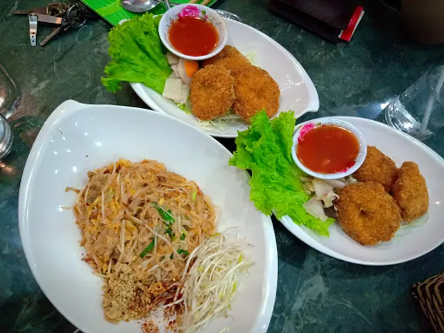 กิน กิน Kin Kin Thai Food - 59 Tôn Thất Đạm
