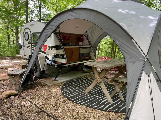 Deer Ridge Lodge, Cassville, MO