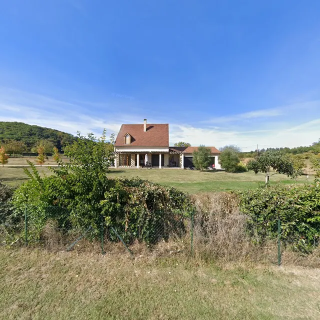 Gaillardou, Maison piscine intérieure