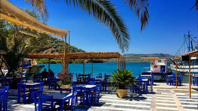 Ταβέρνα ο Φλοίσβος (Flisvos Tavern)