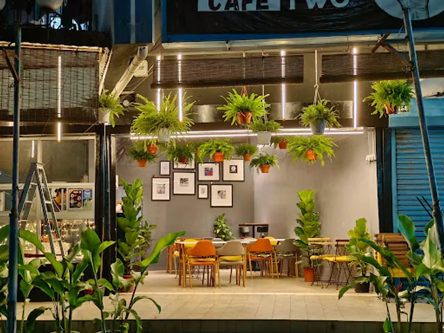 Round 2 cafe and Bistro