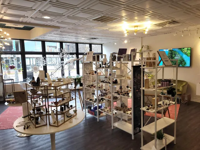 enliven. A Beauty & Wellness Collective