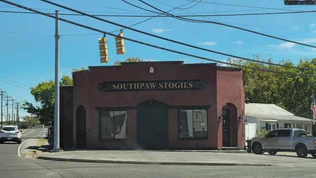 The Southpaw Stogies Lounge