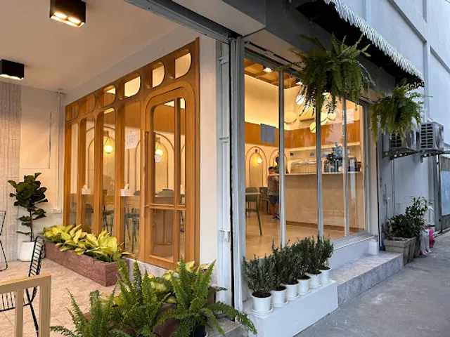 Tomorrow Cafe & Bistro