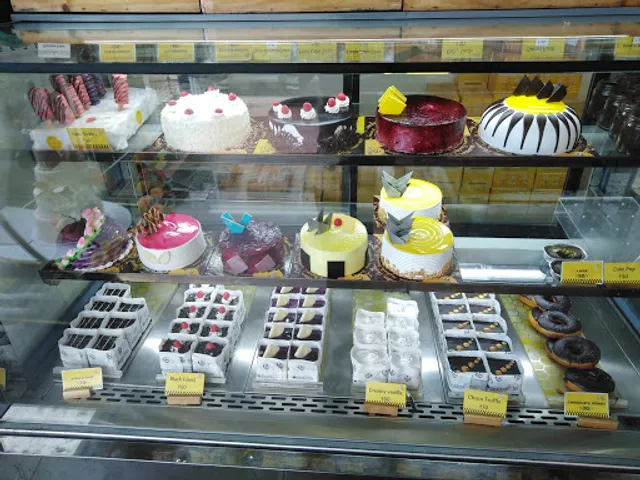 CakeBee - Your Favourite Bakery & Cake Shop