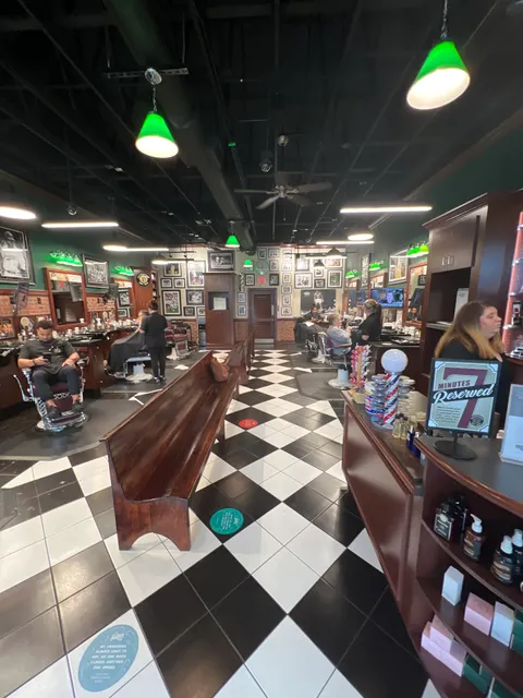 V's Barbershop Bentonville