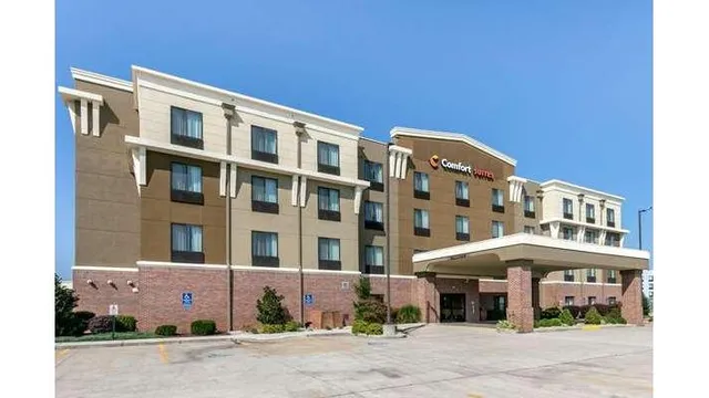 Comfort Suites Hopkinsville near Fort Campbell