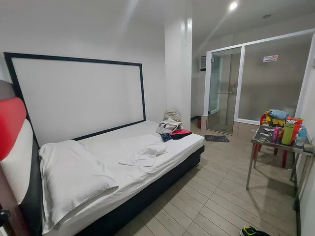 OYO 895 Golden Majestic Pension Inn