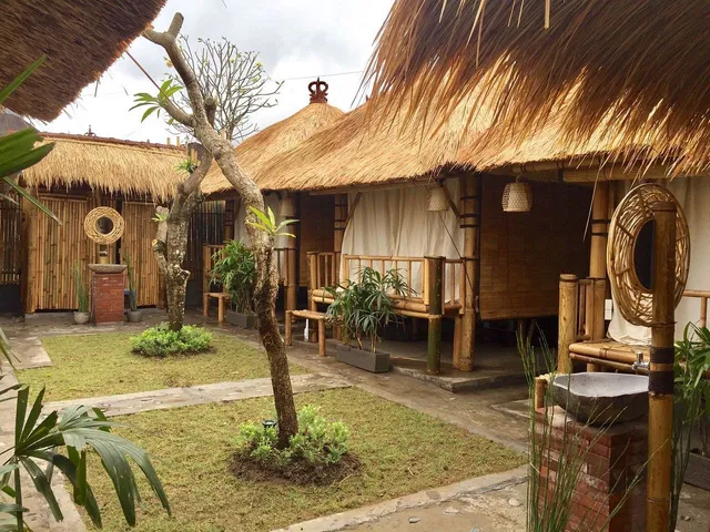 Salty shakas bamboo surf stay