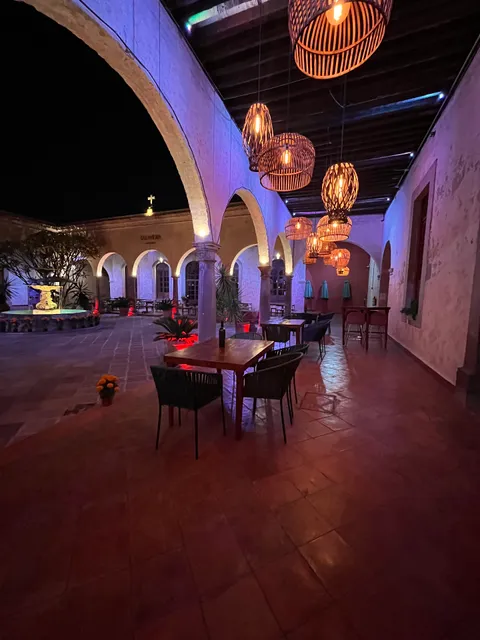 VORAZ GRILL Restaurante Bar