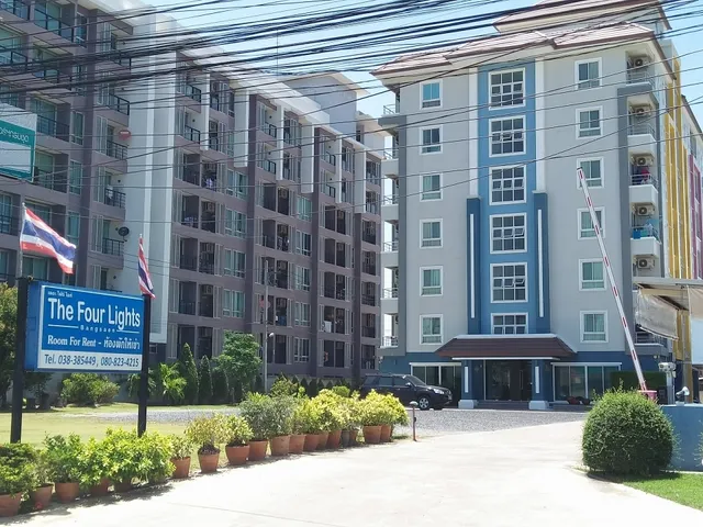 The Four Lights Apartment