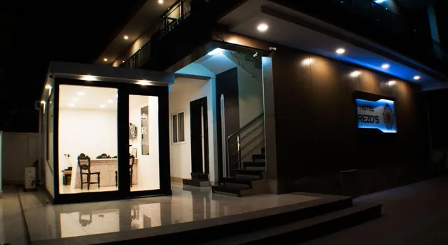 Hotel Rezo's