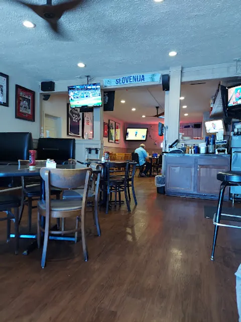 Winchell's Restaurant and Bar