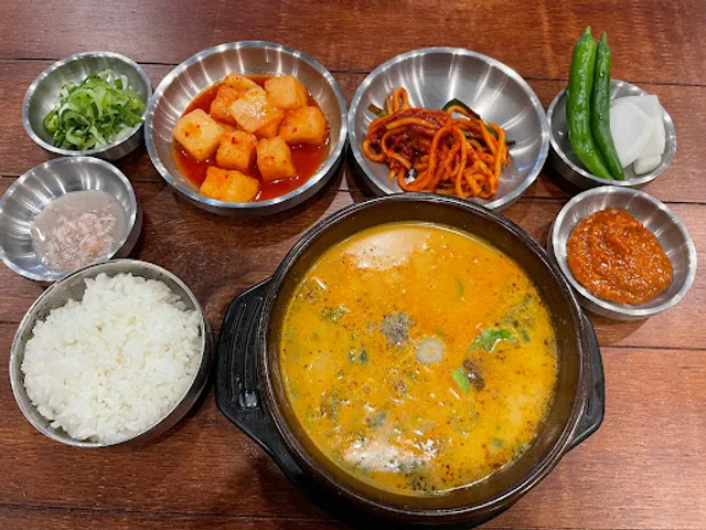 강창구찹쌀진순대 문정역점