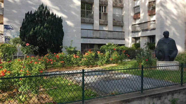 Place Raoul Follereau