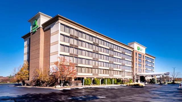 Holiday Inn & Suites Warren by IHG