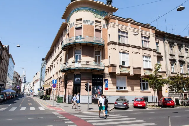 Loox Serviced Apartments (Pavla Hatza)