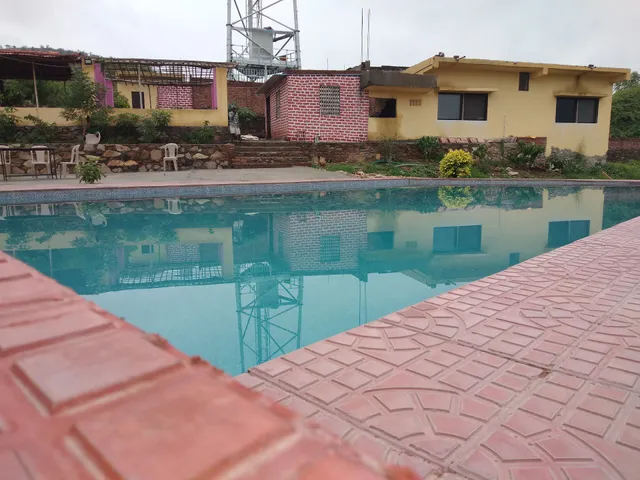 Bujhda Resort And Restaurant