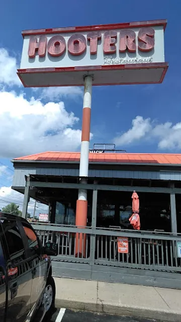 Hooters
