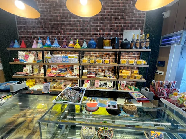 Mr. Bake - The Live Cake Shop