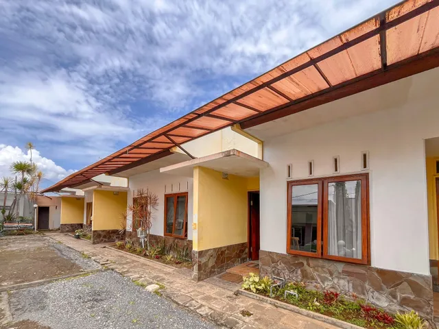 RedDoorz @ Penginapan Garuda Batu