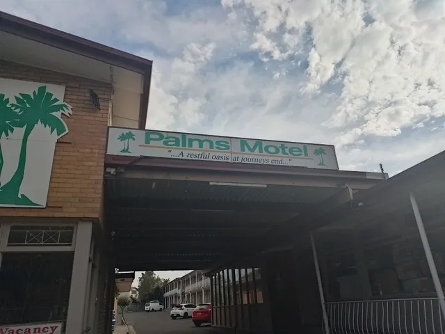 Palms Motel