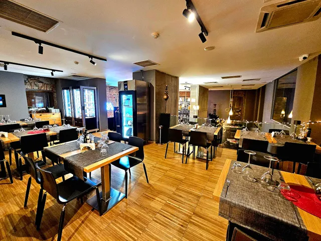 Sara Sarroglia Restaurant