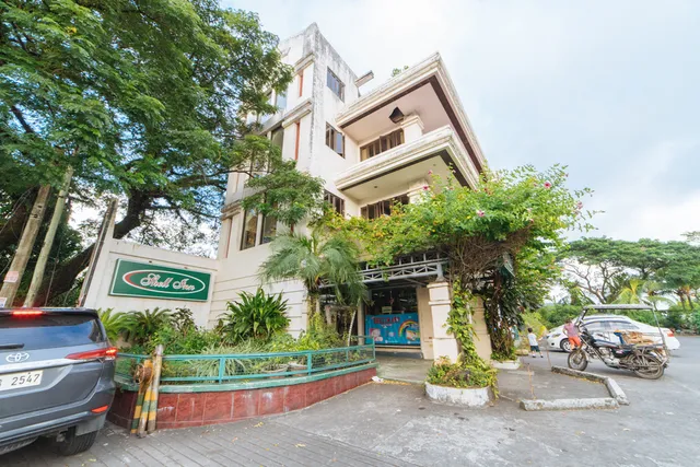 RedDoorz @ Arimbay Legazpi City