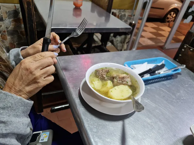 Caldo Parado La Rojas