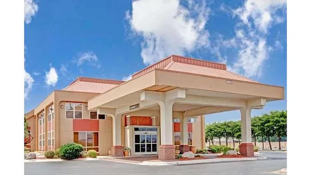 Ramada by Wyndham West Memphis