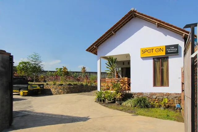 SPOT ON 1746 Putri Kuning Residence