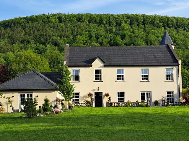 Glangwili Mansion Luxury Bed & Breakfast