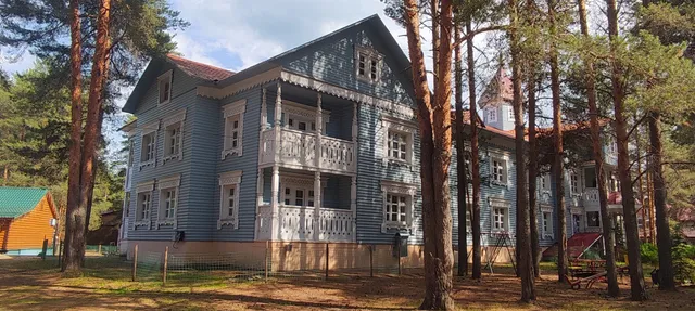 Gostinitsa Na Votchine Deda Moroza