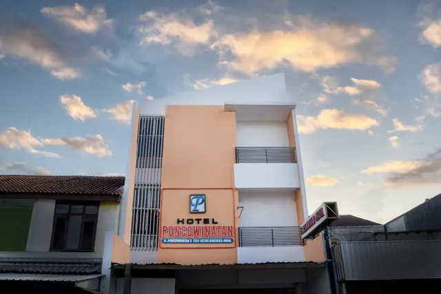 Hotel Poncowinatan - Tugu