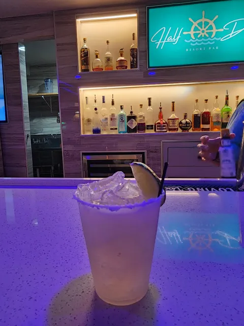 Half Deck - Isla Grand Beach Resort