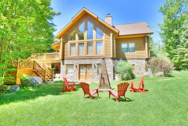Canadian Dream Chalet