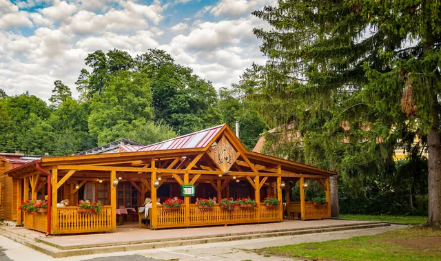 Lipicai Hotel és Étterem