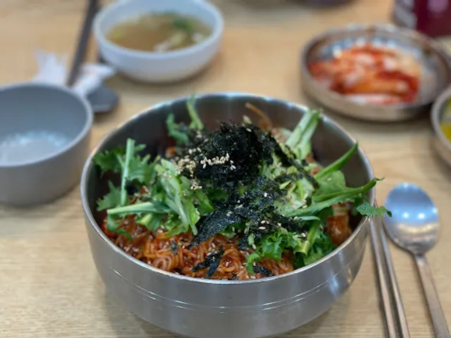 성복동국수집 Korean Noodle Restaurant
