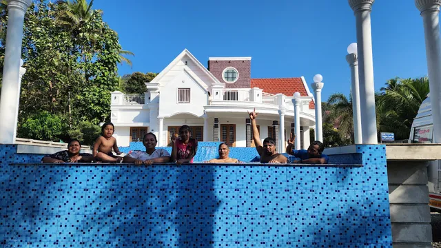 Athirappilly Night Lamp Home Stay