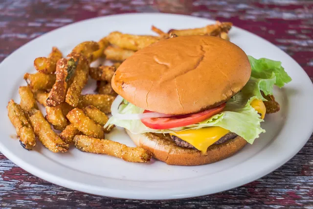 Lamoni Sale Barn Cafe