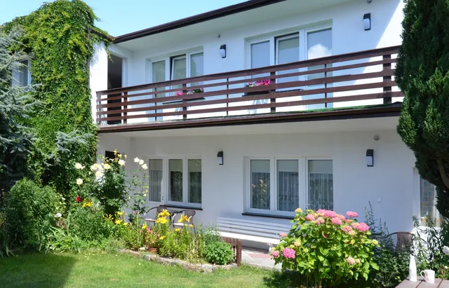 Pokoje gościnne "IWA"