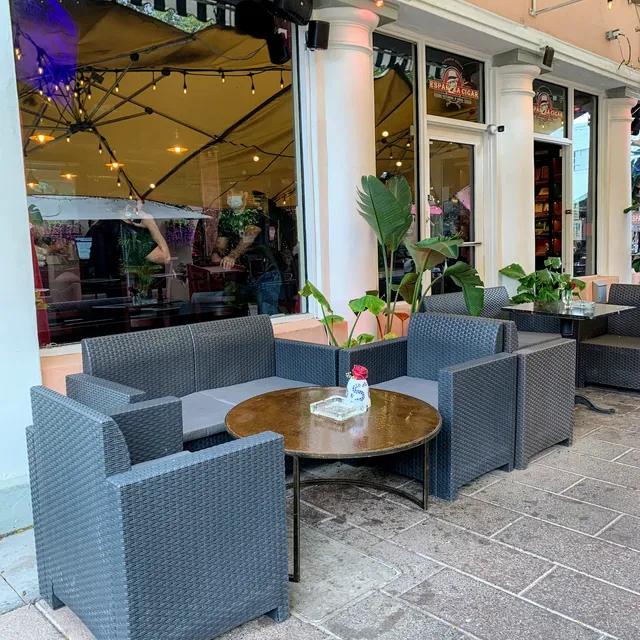 Outdoor furniture Stores, Patio Dining Sets & Outdoor Conversation Sets