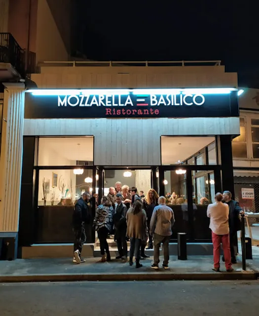 Mozzarella e Basilico -Accademia della Pizza-