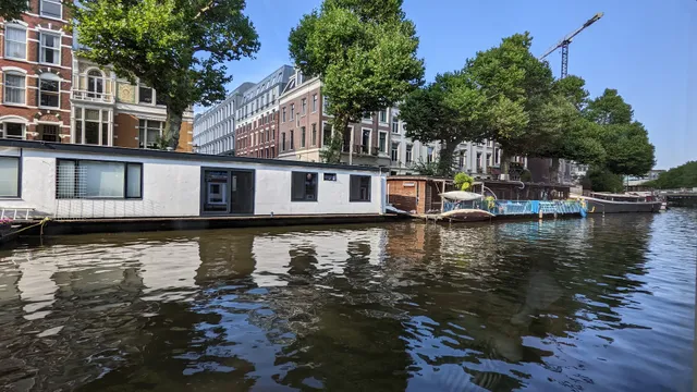 A'dam Houseboat
