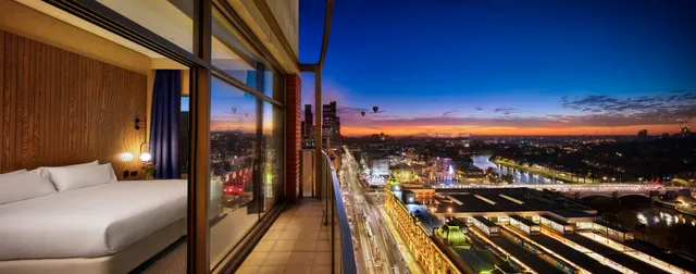 DoubleTree by Hilton Hotel Melbourne - Flinders Street