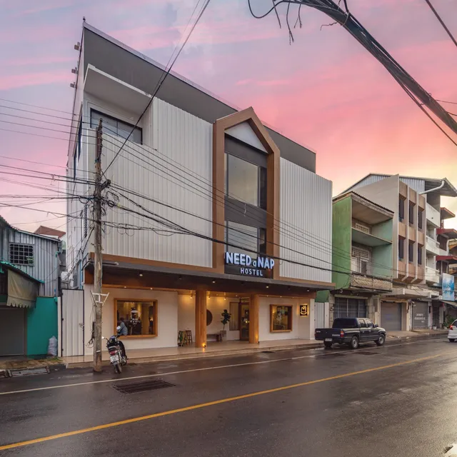 Need A Nap Hostel Phrae (นีด-อะ-แนป)