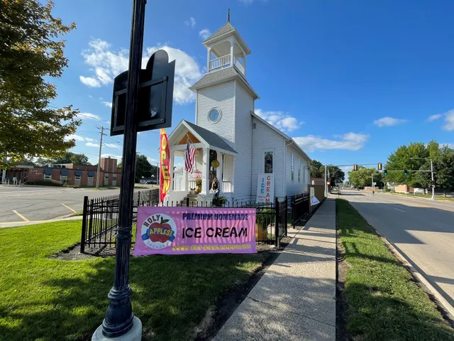 Holy Apples Orchard & Ice Cream Shoppe